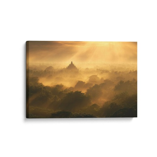 Obraz na płótnie canvas Pagoda w mgle realistyczny