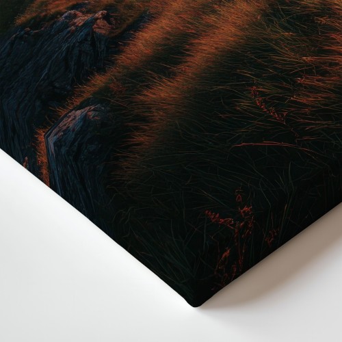 Obraz na płótnie canvas Zachód w górach realistyczny