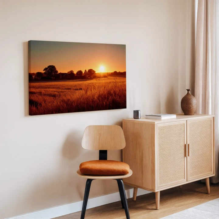 Obraz na płótnie canvas Zachód słońca w polu realistyczny