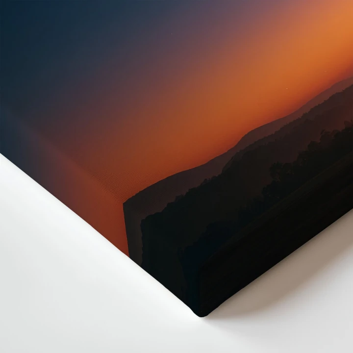 Obraz na płótnie canvas Pagórki o zmierzchu realistyczny