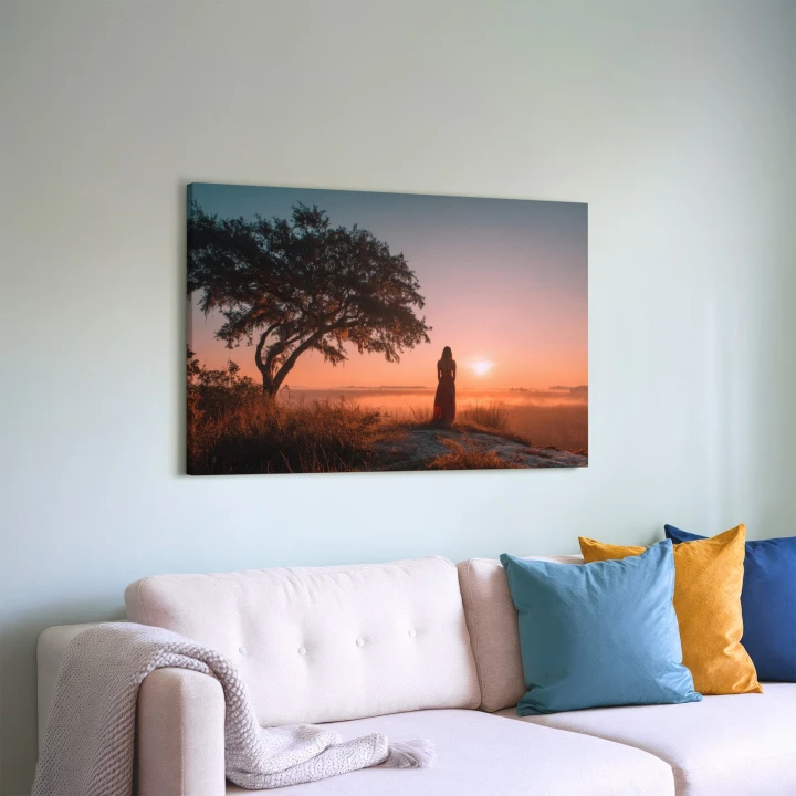 Obraz na płótnie canvas Kobieta o wschodzie realistyczny