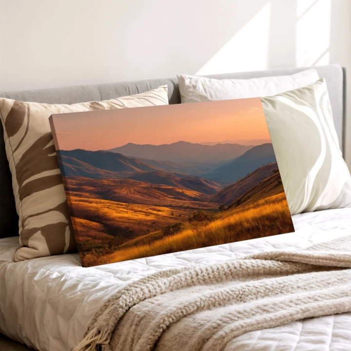 Obraz na płótnie canvas Złote wzgórza realistyczny