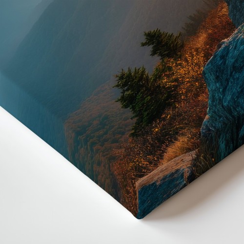 Obraz na płótnie canvas Górski wschód słońca realistyczny