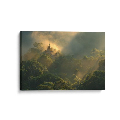 Obraz na płótnie canvas Pagoda w mgle realistyczny