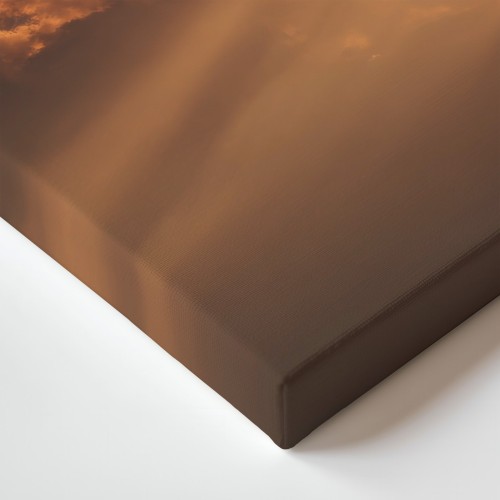 Obraz na płótnie canvas Słońce przez chmury realistyczny